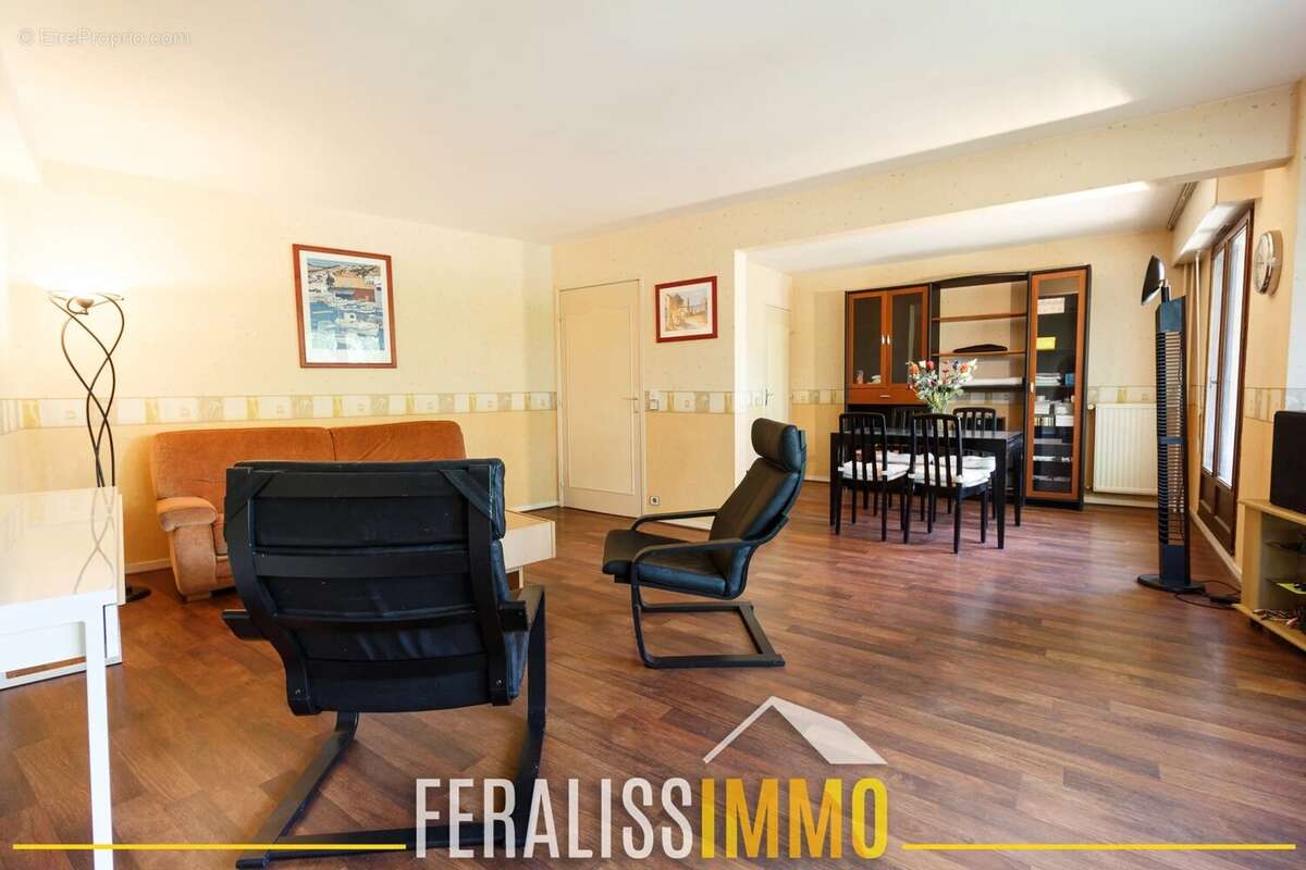 Appartement F2/F3 avec balcon, parking et cave - Emplacemen - photo 4