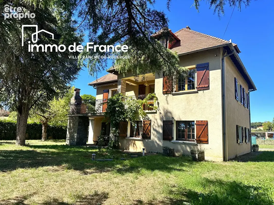 Villefranche de Rouergue maison 5 chambres, bureau, sous-sol total et terrain clos de murs de  1565 m² - photo 2