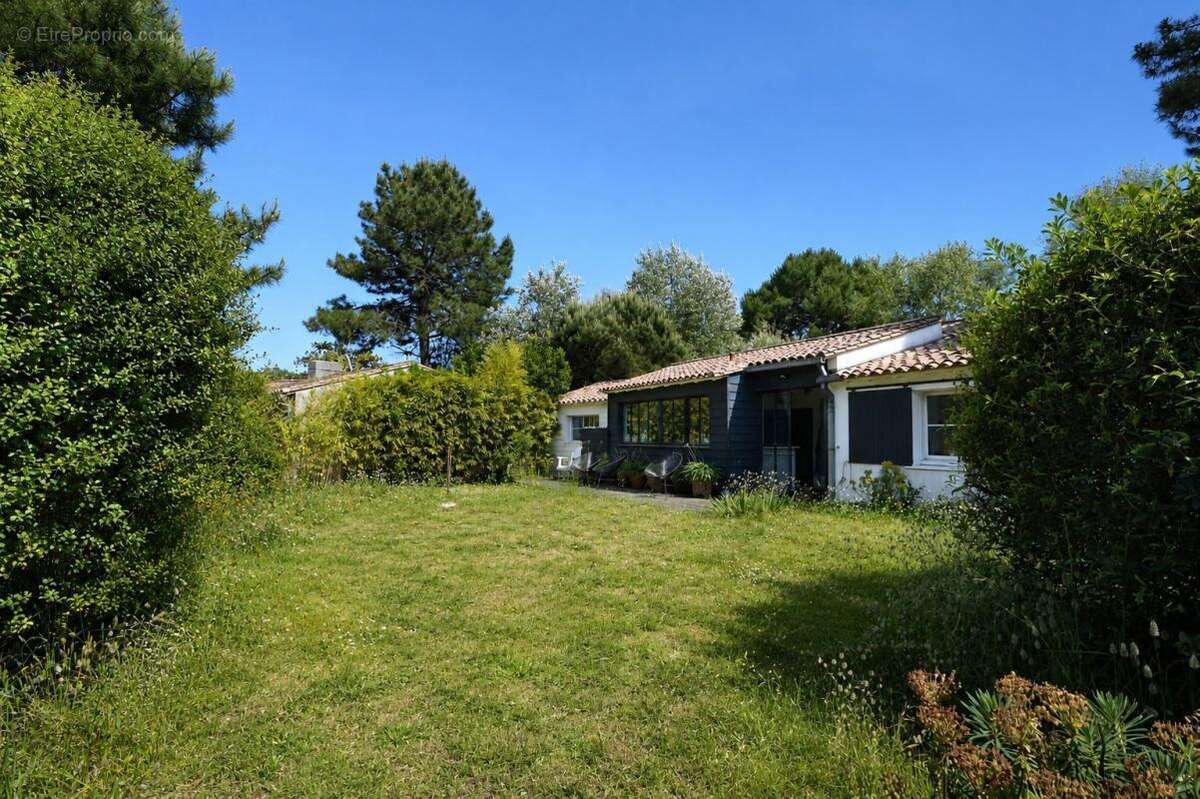 Maison à LES PORTES-EN-RE