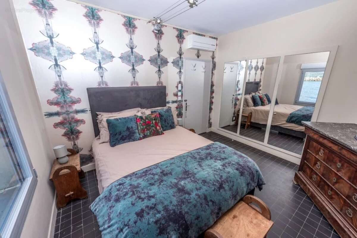 Maison à ROQUEBRUNE-SUR-ARGENS