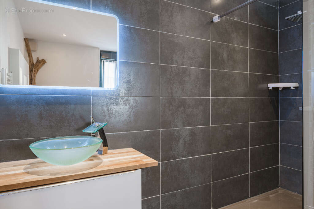 Hendaye   Centre-ville   T2 rénové de 48 m2   Lumineux - photo 6