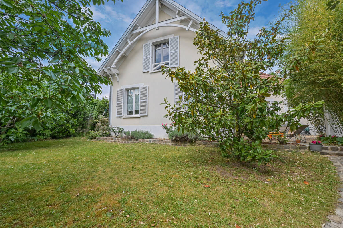 Maison à SAINT-MAUR-DES-FOSSES