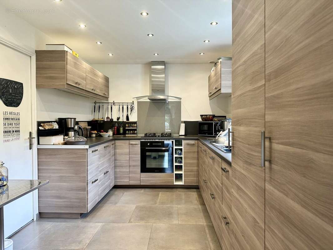 Maison à VERT-SAINT-DENIS