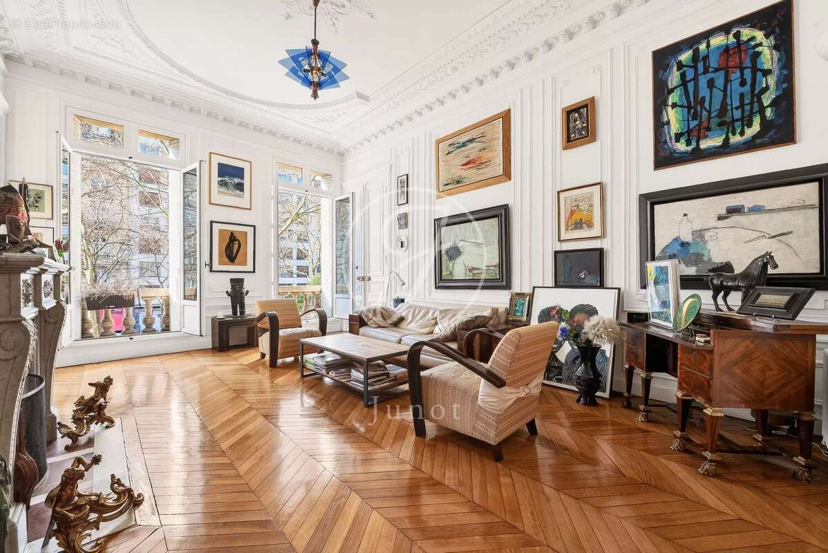 Appartement à PARIS-9E