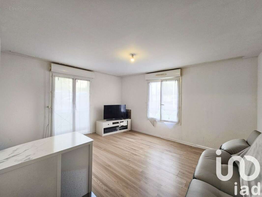 Photo 2 - Appartement à CHANTELOUP-LES-VIGNES