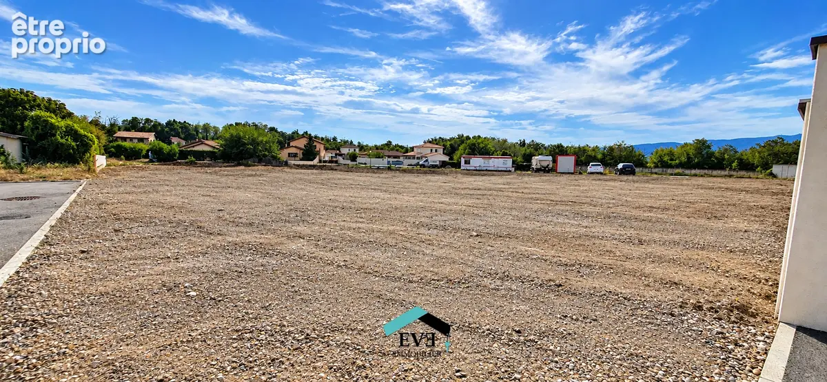 EXCLUSIVITÉ - Terrain artisanal de 1184 m² - photo 4