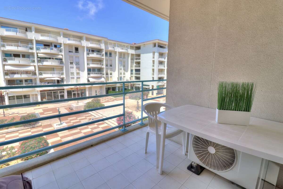 T2 avec balcon – Résidence avec piscine à Antibes les Pins - photo 10
