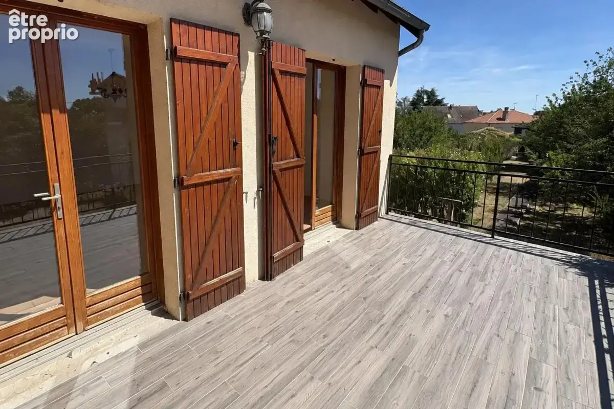 Maison de 5 pièces de 126 m² à Bourges - photo 2