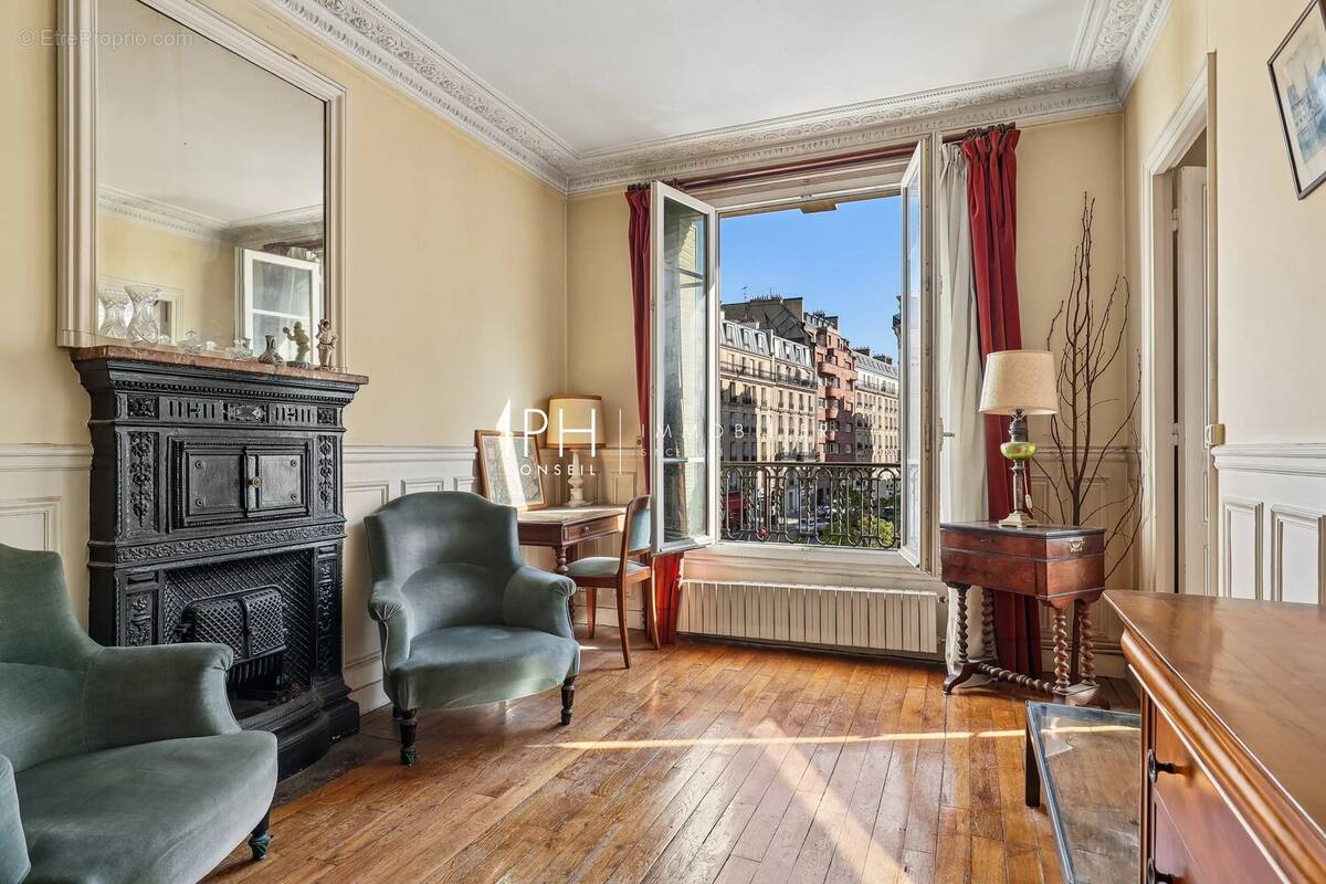 Appartement à NEUILLY-SUR-SEINE