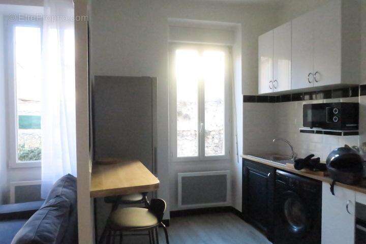Appartement à MARSEILLE-4E