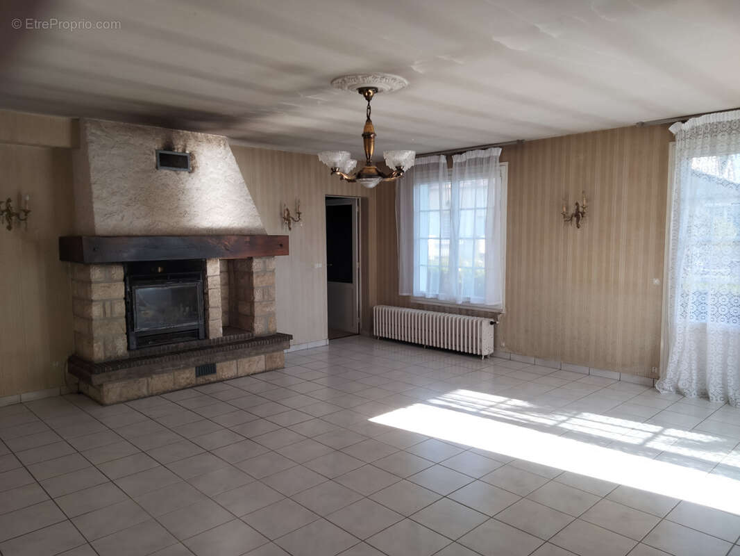 Maison à SAINT-BENIN-D&#039;AZY