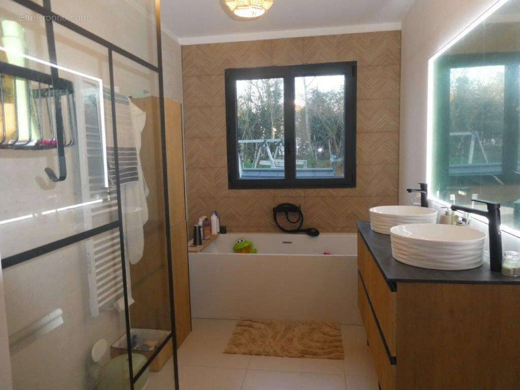 Maison à GENNEVILLE