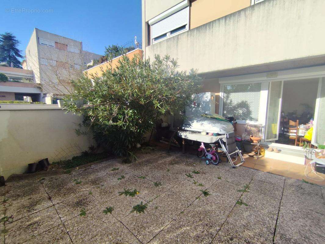 Appartement à SAVIGNY-LE-TEMPLE