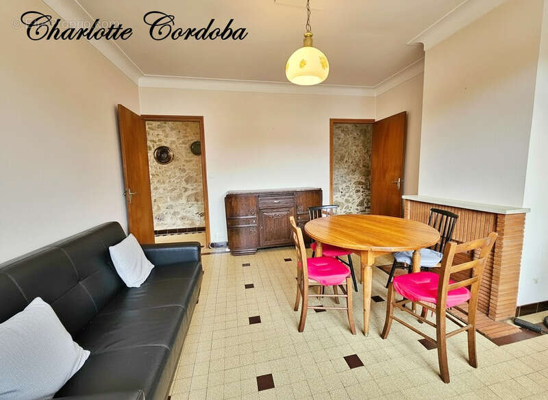 Maison à FEUGAROLLES