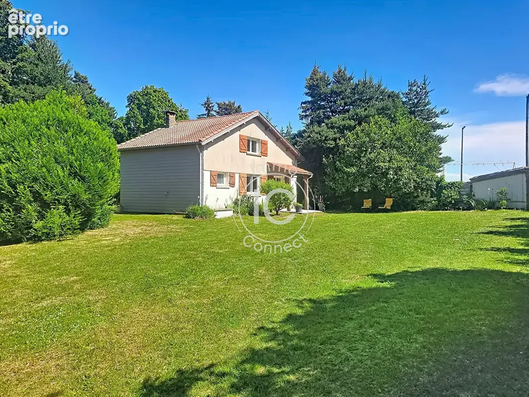 Maison à potentiel avec terrain boisé au calme - photo 3