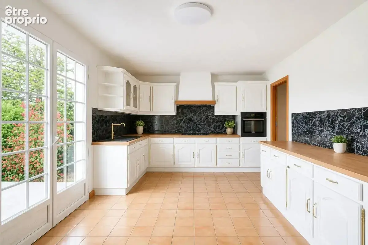 5 chambres / 150m² / sous-sol total / Jardin sans vis à vis - photo 4