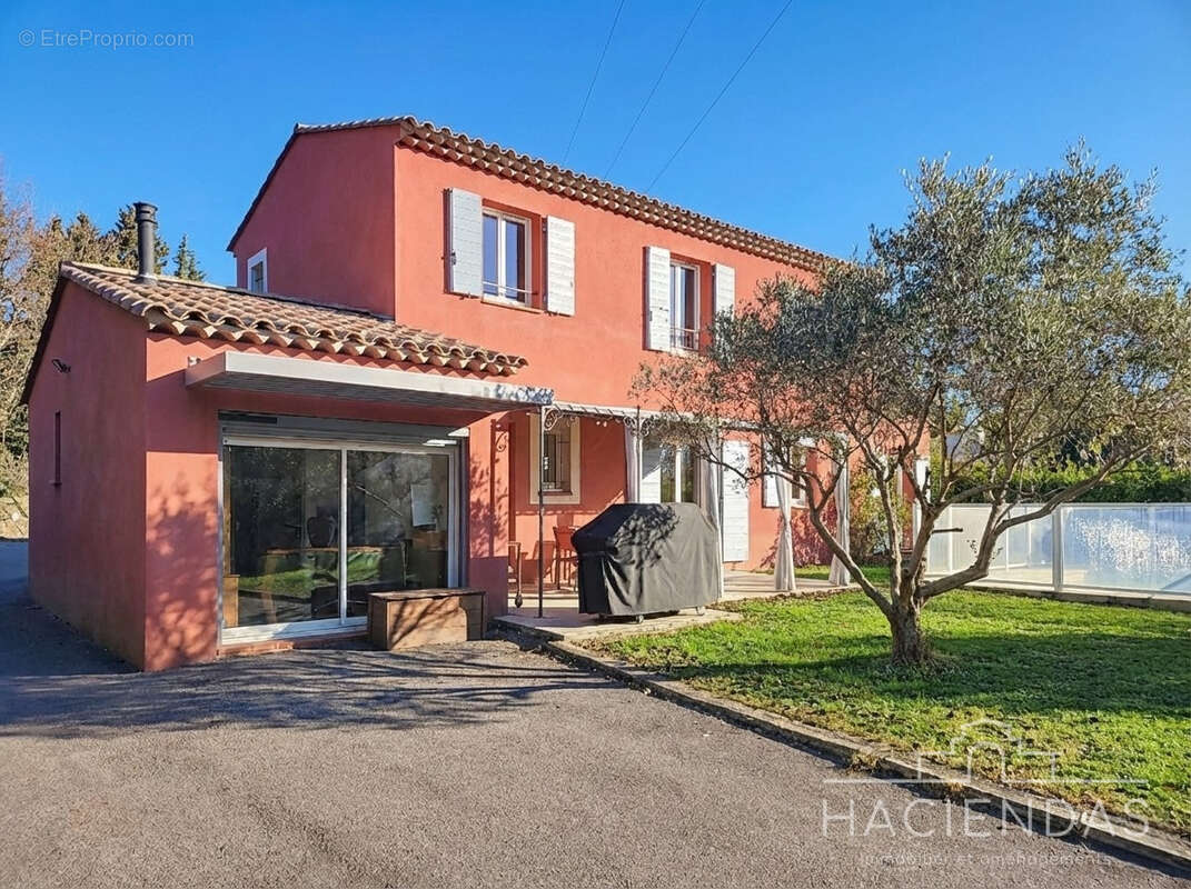 Maison à PELISSANNE