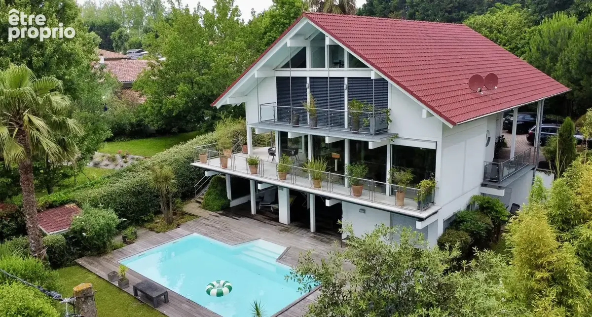 Villa d'architecte de 300 m² avec piscine et jardin de 1100 m², au calme absolu - photo 26