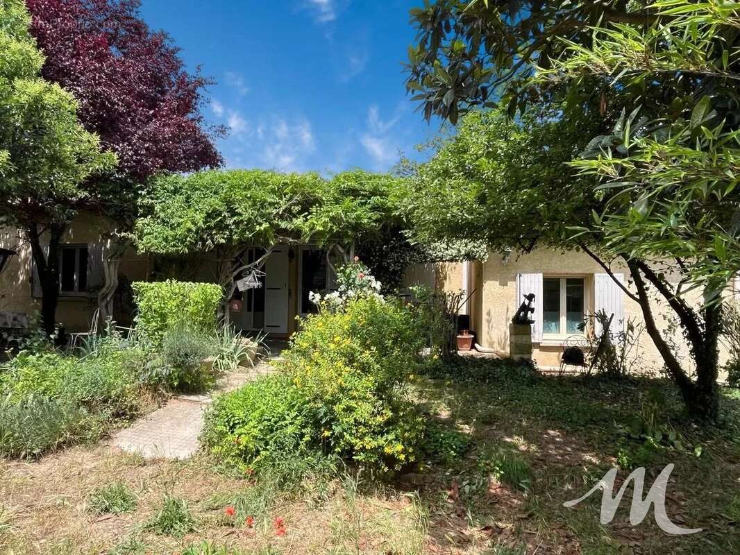 Maison à vendre de plain-pied avec atelier et jardin paysager Barjols 83670 - photo 2
