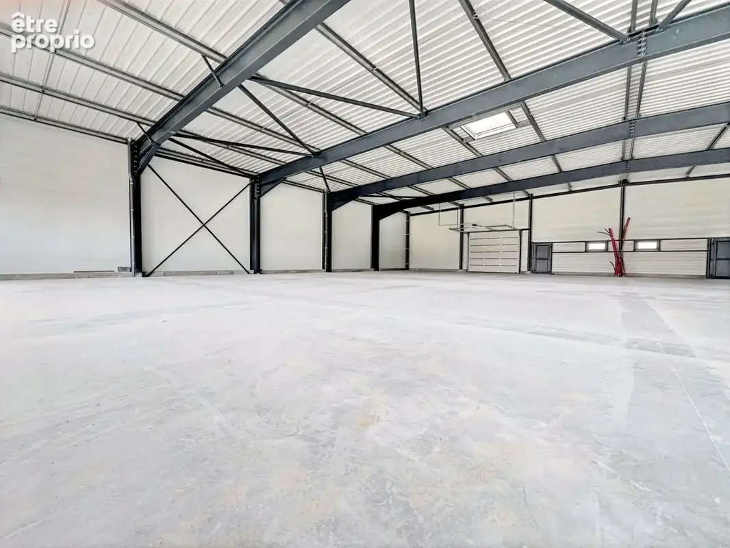 Local commercial neuf de 735 m2 - photo 3