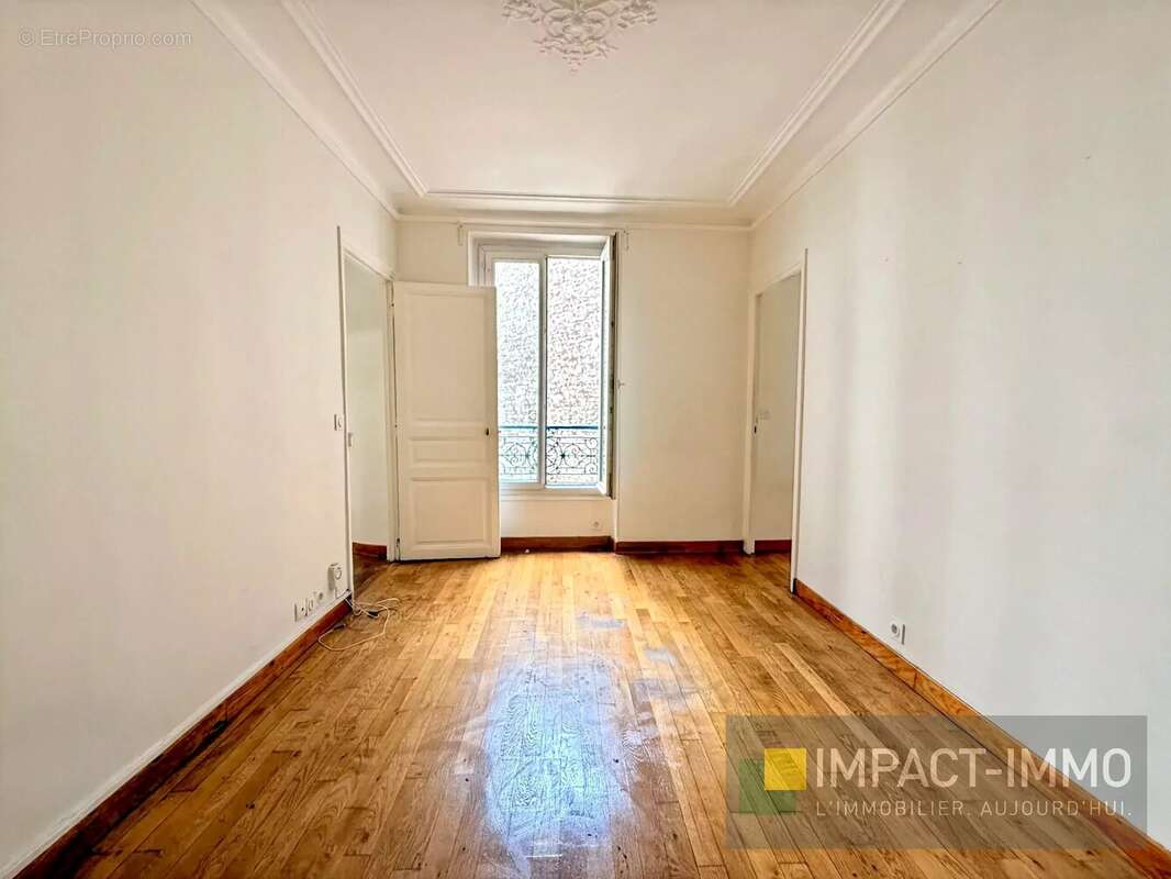 Appartement à PARIS-18E