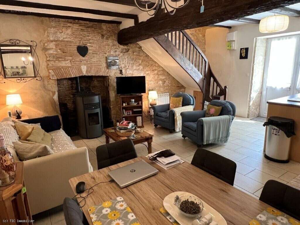Maison à VERTEUIL-SUR-CHARENTE