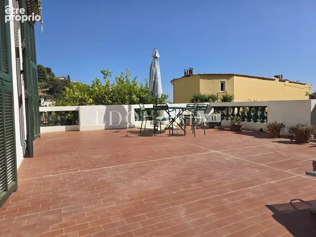 En exclusivité trois pièces à vendre avec splendide terrasse et agréable vue panoramique jusqu’à la mer - photo 9