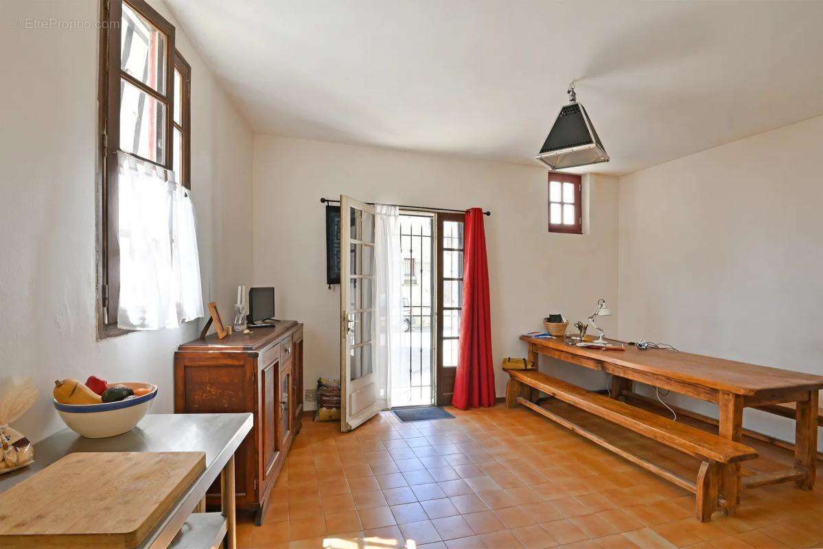 Maison à SAINT-GILLES