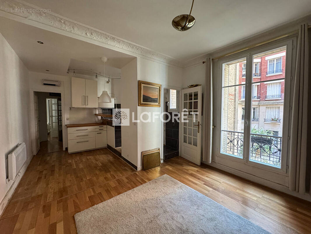 Appartement à PARIS-18E