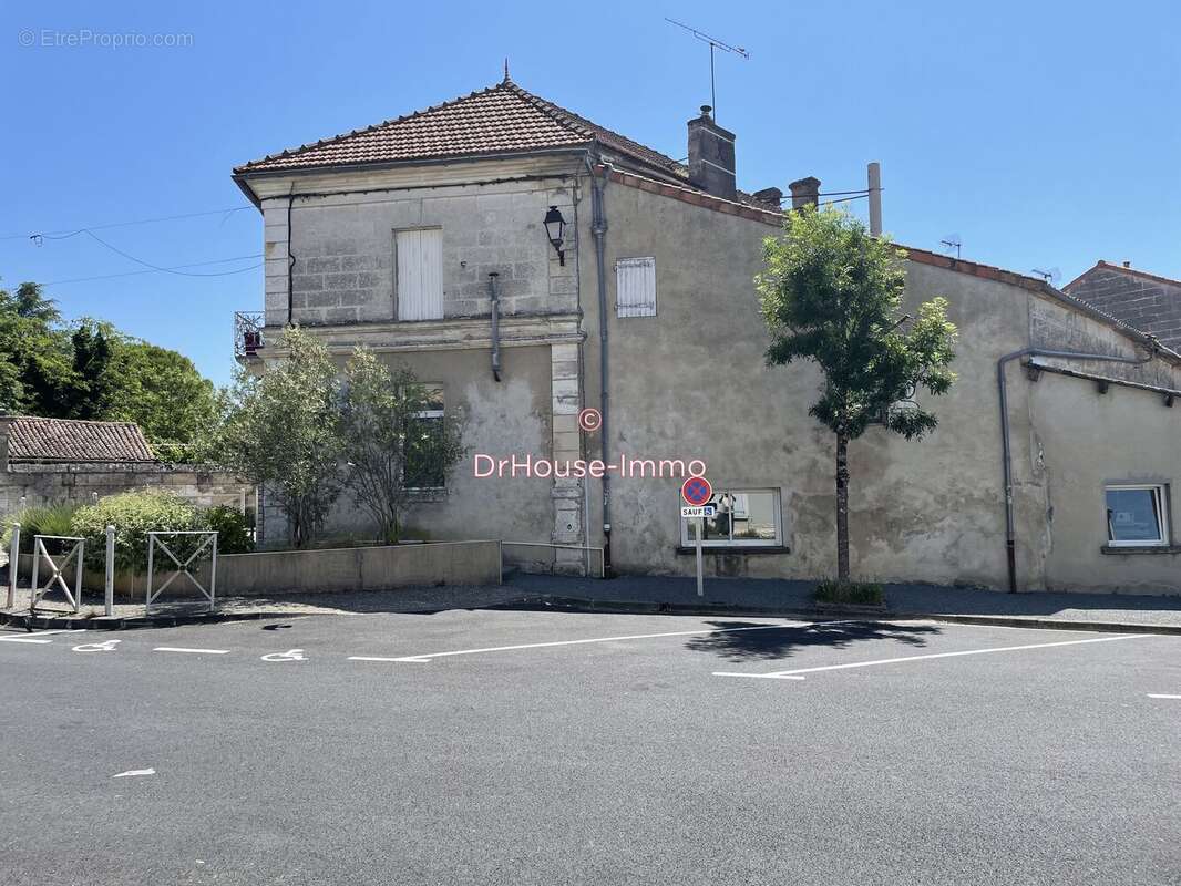 Commerce 96 m² à Sers  - photo 3