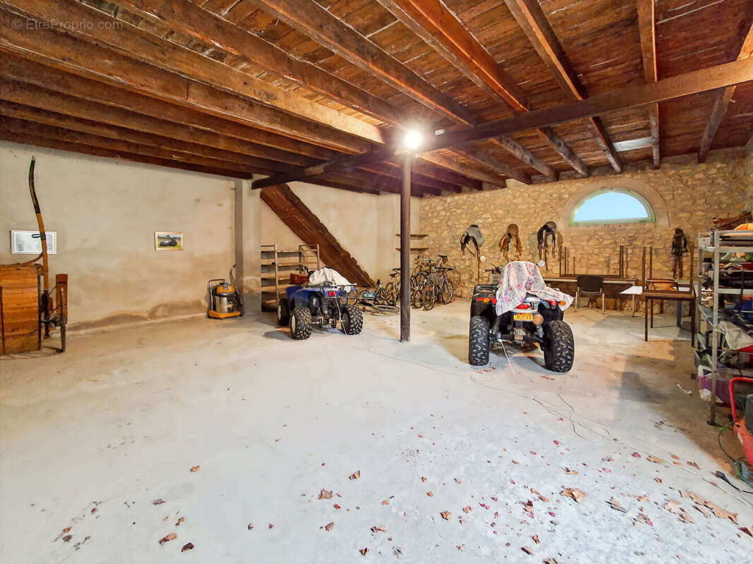 Maison à SAINT-VICTORET