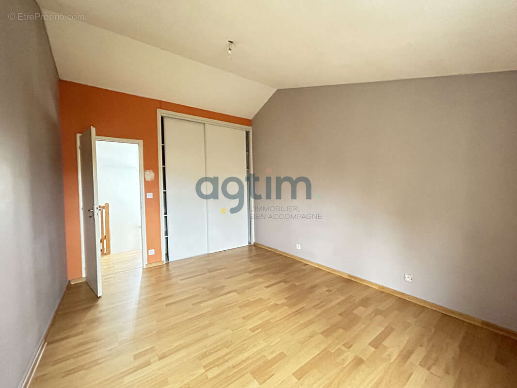 25 minutes de NANTES: MONTAIGU-VENDEE, Boufféré, centre, maison à étage, 126m2 hab, 4 chambres, garage, terrai - photo 10