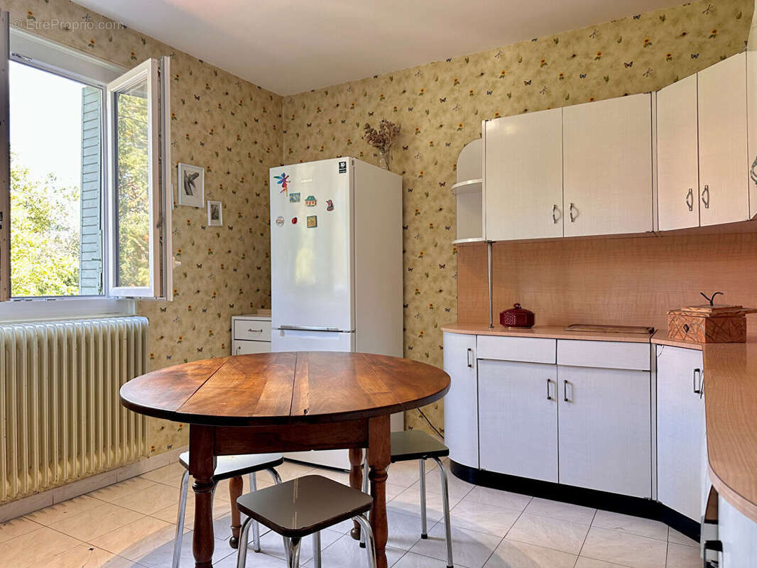 VILLEFRANCHE, Maison 167 m², 3 chs + bureau, sous sol, terrain 874 m² - photo 7