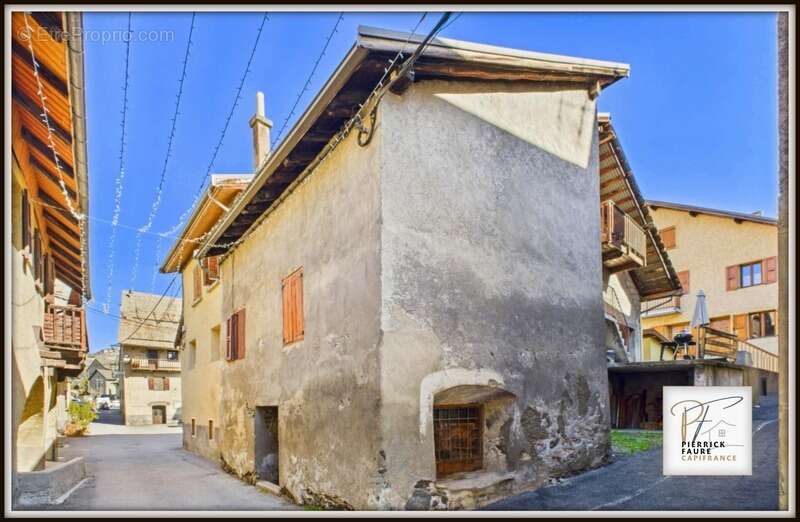 Maison à VILLAR-SAINT-PANCRACE