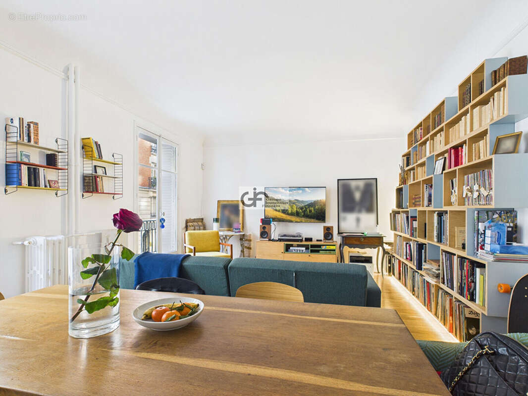 Appartement à PARIS-16E