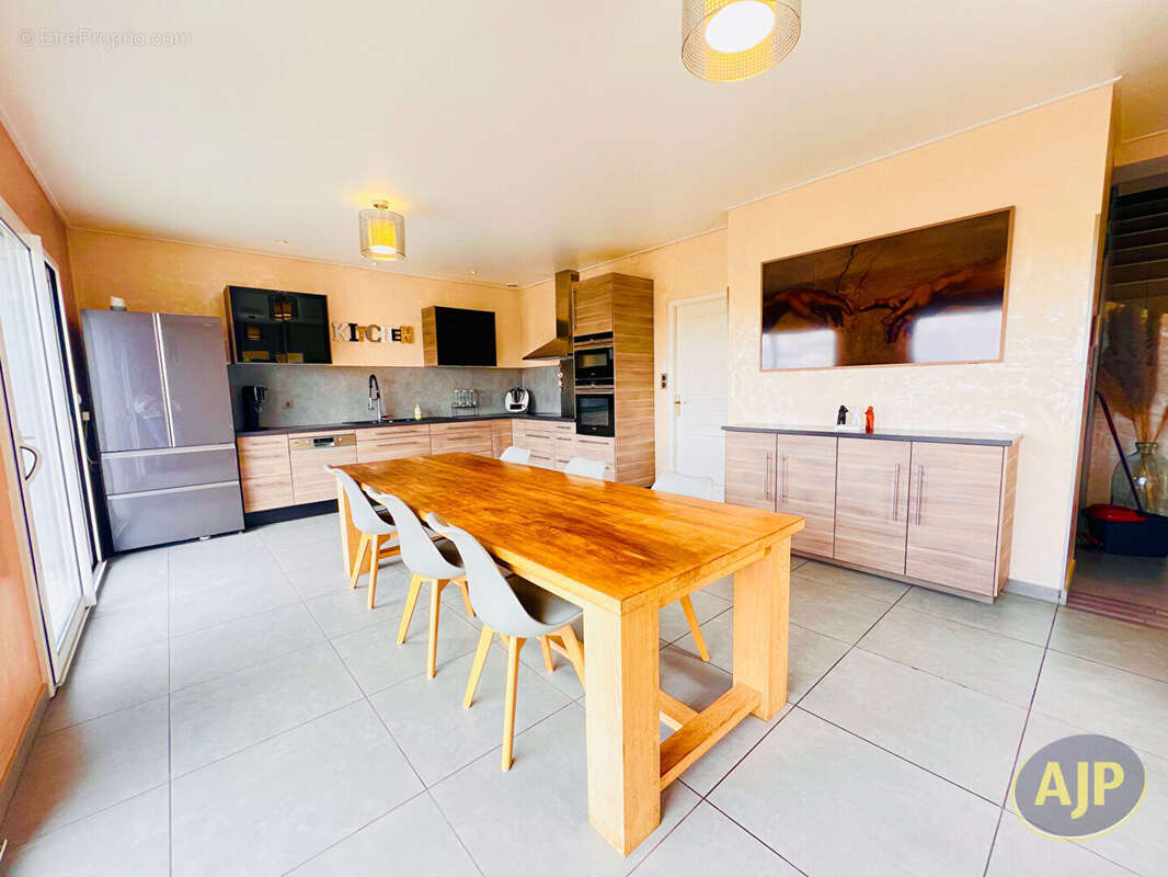 Maison à SAINT-MAGNE-DE-CASTILLON