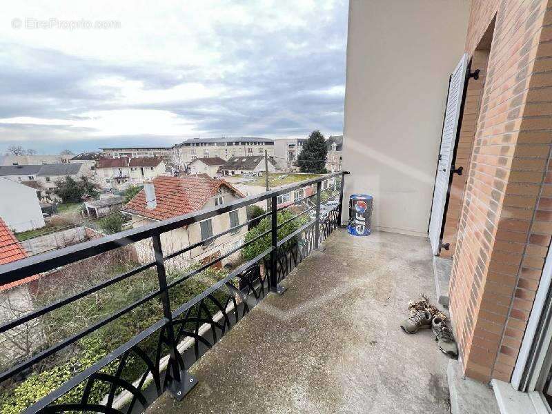 Appartement à COMBS-LA-VILLE