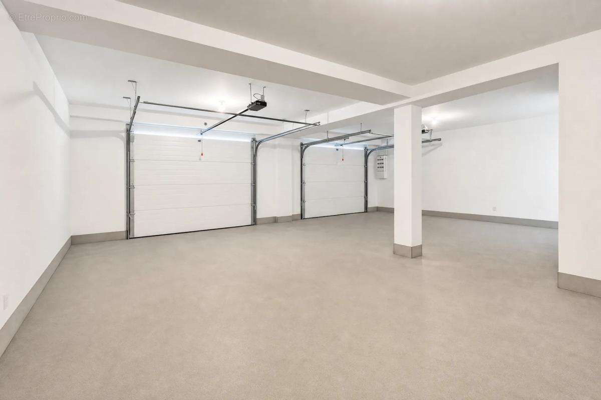 Maison de 390 m² avec terrain de 3 hectares - photo 10