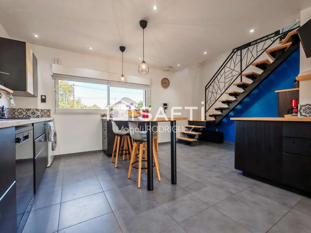 Photo 8 - Maison à ROUGE