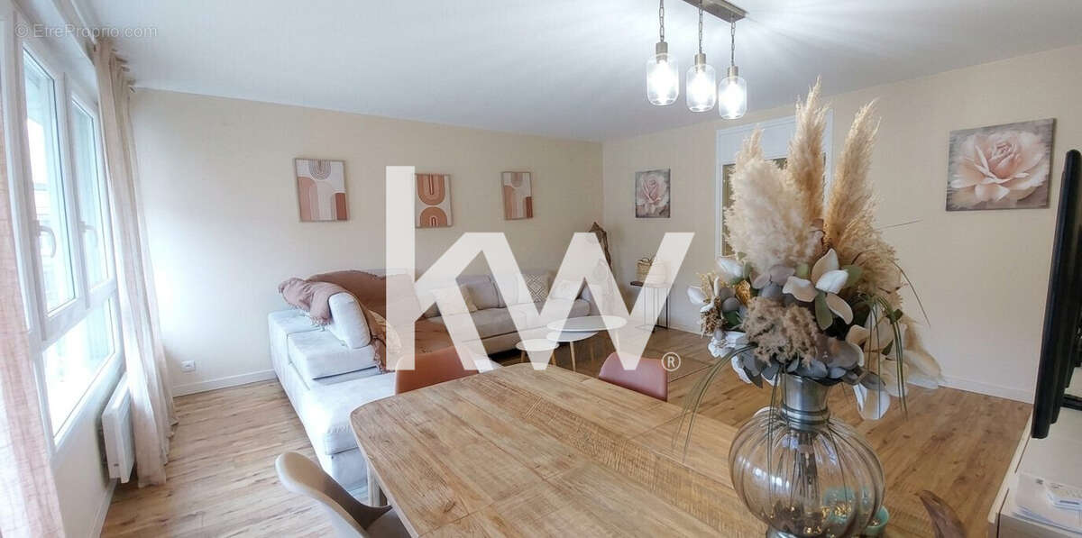 Appartement 77 m² à Saint-Etienne  - photo 2