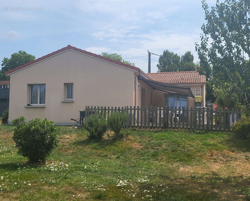 Maison à BELLAC