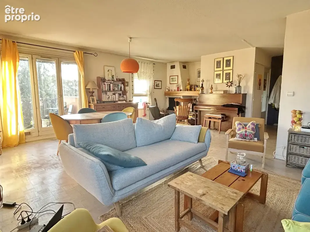 En plein coeur de CRAPONNE appartement de 103,60 m2 avec 3 chambres + cave et parking - photo 4