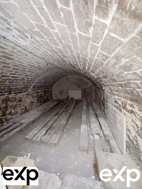 Commerce à MANTES-LA-JOLIE