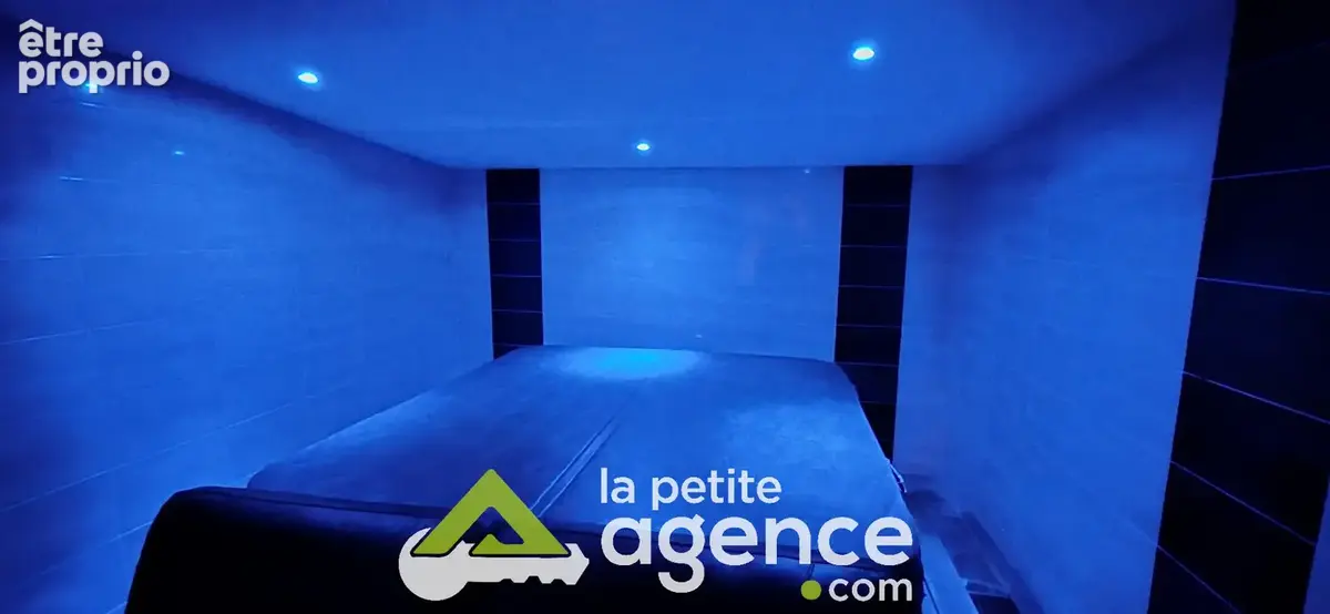 Commerce 235 m² à vendre à Domerat (03410) - photo 4