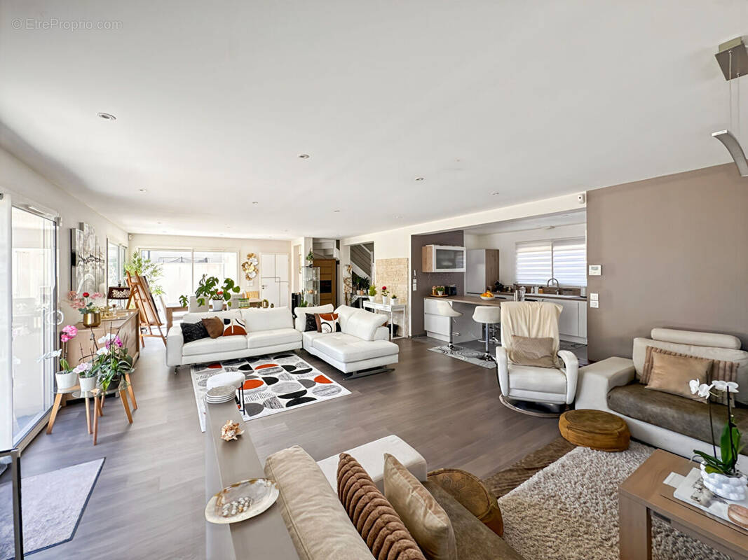 Maison à VILLENAVE-D&#039;ORNON