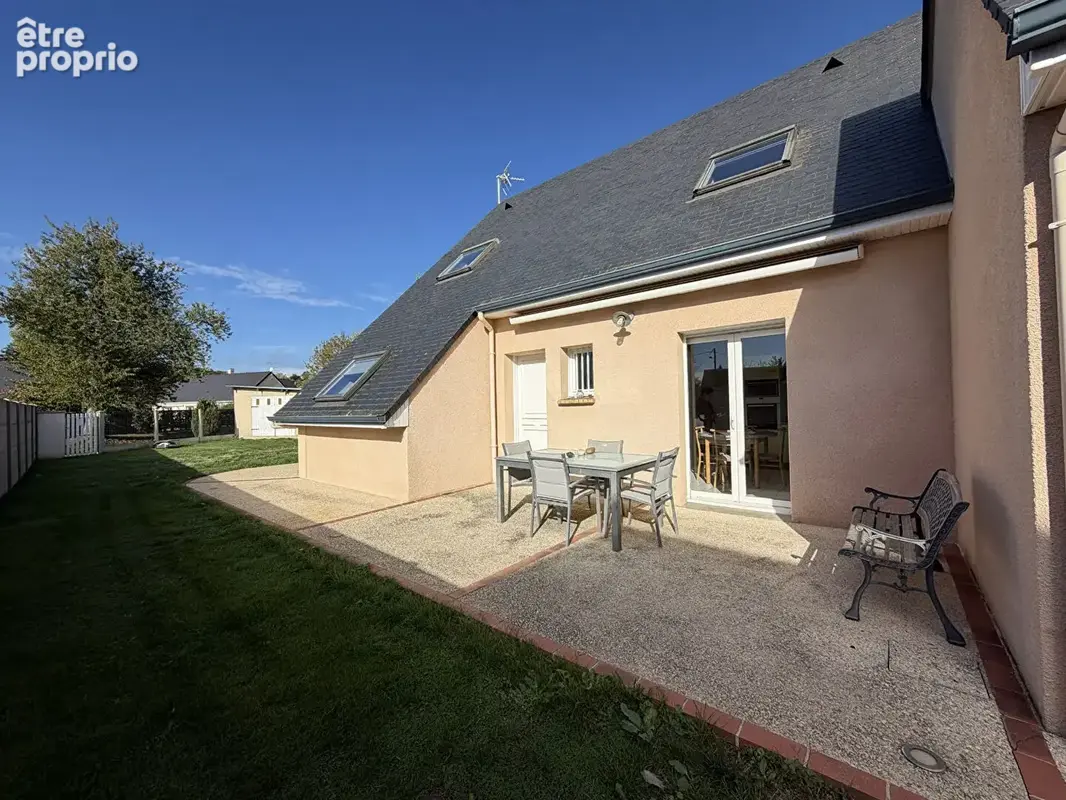 Le neubourg ? maison familiale avec suite parentale en rez-de-chaussée, double garage et jardin clos - photo 1