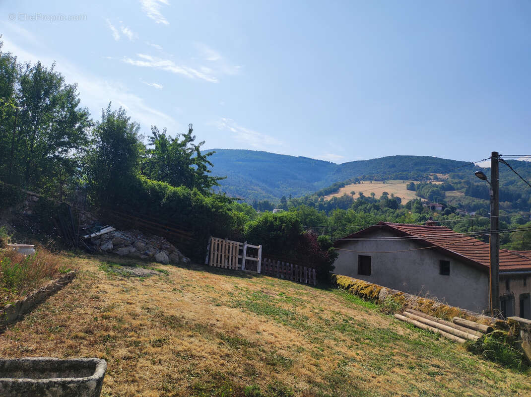 Maison de village 3 pièces avec jardin de 300 m2, garage, cave et vue Pilat   Saint-Étienne - photo 2