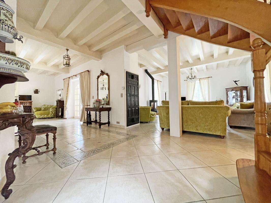 Maison à CAMPAGNE