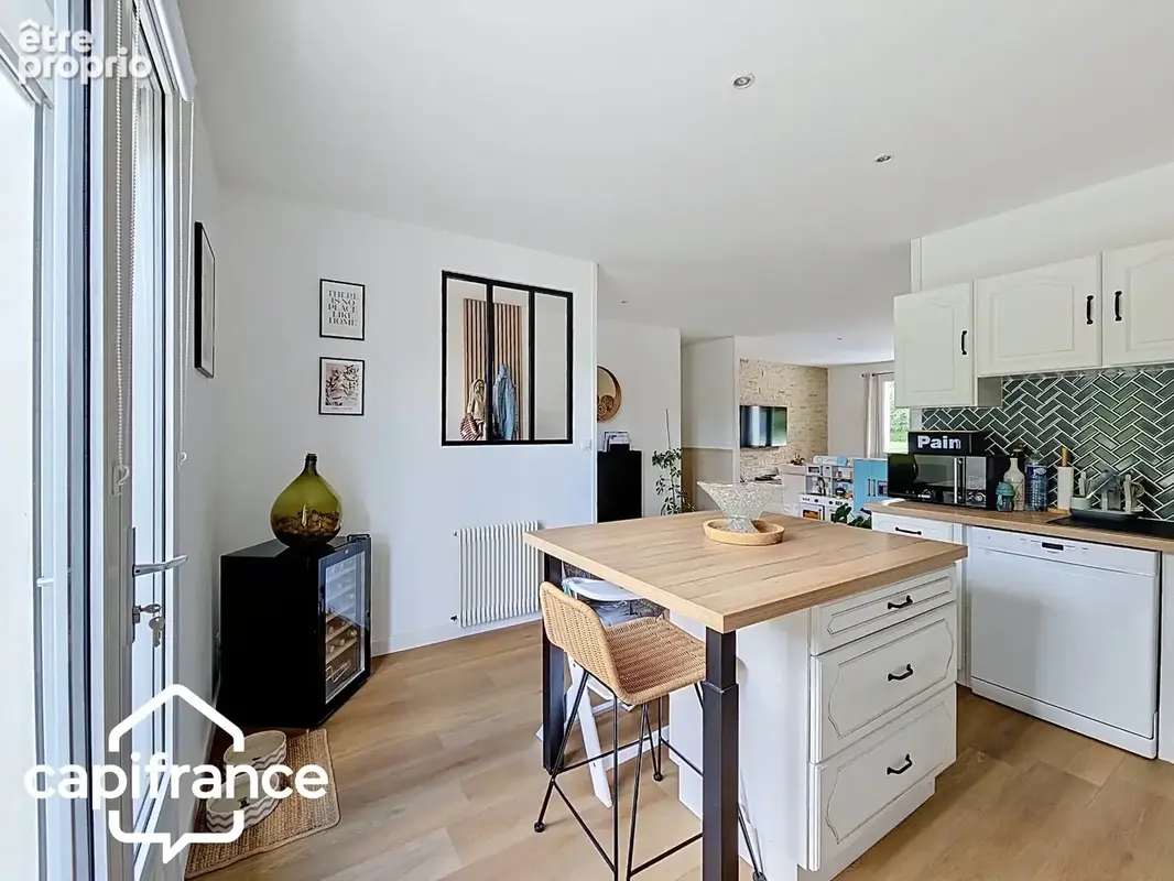 PROCHE DE THOUARS Maison de plain pied de 111m2 avec + de 2 hectares de terrain avec dépendance de 900m2 - photo 6