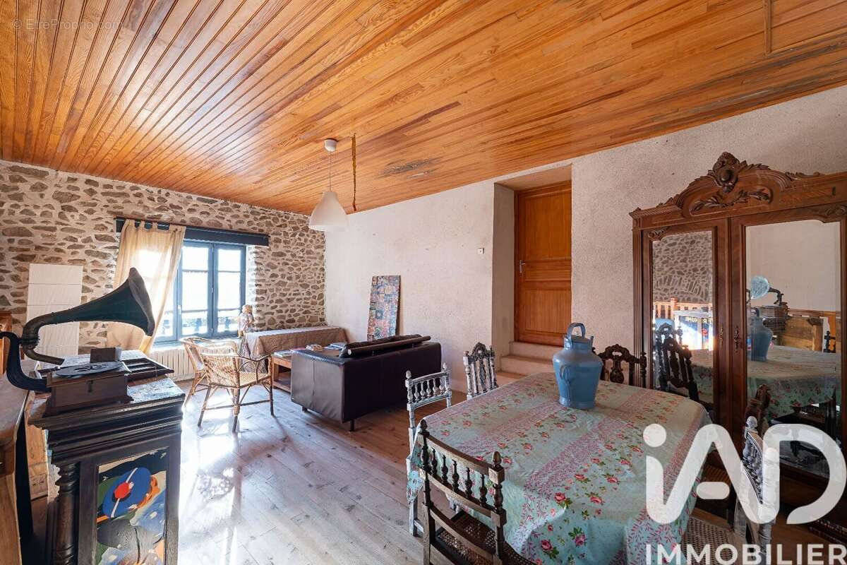 Photo 8 - Maison à VERNET-LA-VARENNE
